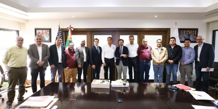 Acuerdan Américo y grupo azucarero Pantaleonfortalecer Ingenio El Mante