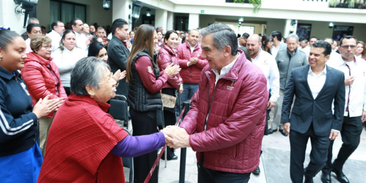 Anuncia gobernador cambios de funcionarios