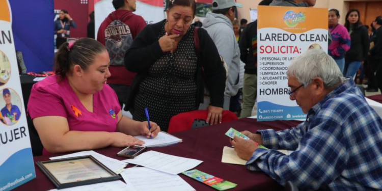 Ciudadanos encuentran trabajo a través de programas municipales de generación de empleo
