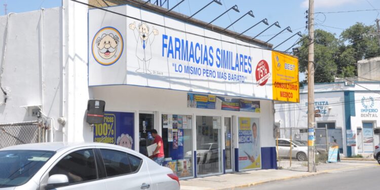 Farmacéuticos piden apurar permiso para venta de vacunas anticovid