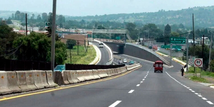 Cuestionan a SICT inseguridad en carreteras