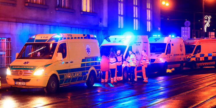 Praga no ve indicios de terrorismo en el tiroteo que dejó 15 muertos