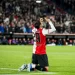 Santiago Giménez tiene los mismos goles que todo Manchester United