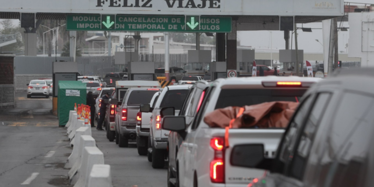 Lidera Nuevo Laredo cruce de paisanos