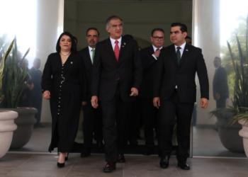 Restaurar la confianza en las autoridades, imperativo de los Poderes públicos: Gobernador.