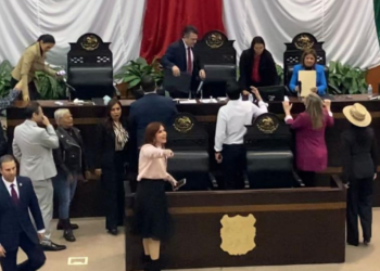 Activistas «revientan» sesión del Congreso; denunciaban agresión del alcalde de Altamira.