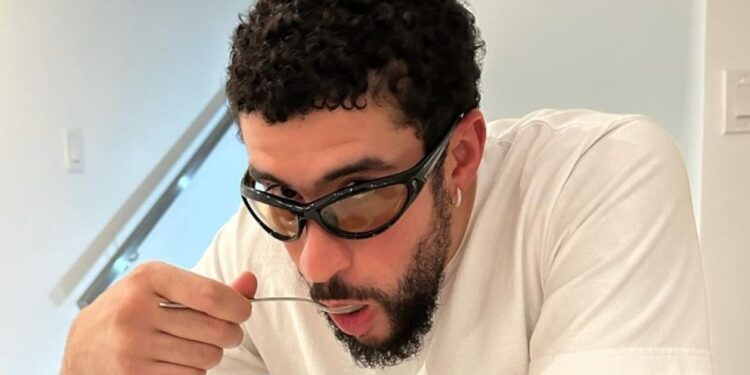 Bad Bunny exige a sus fans que no se le acerquen si lo ven en la playa