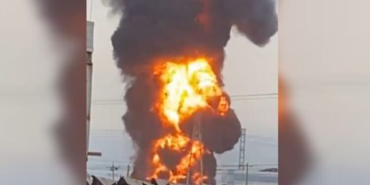 Explota fábrica de «El Carmen» en Nuevo León, hay un muerto
