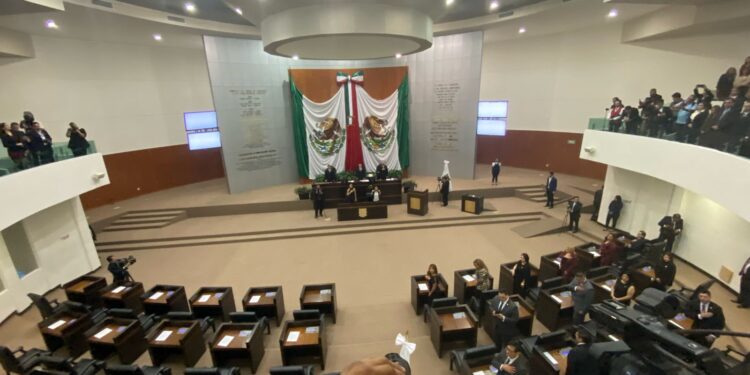 Recibe Congreso del Estado segundo informe del gobernador, Américo Villarreal.