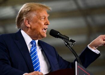 Simpatizantes recaudan fondos para pagar multa millonaria de Trump