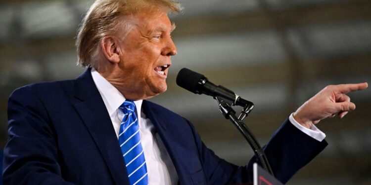 Simpatizantes recaudan fondos para pagar multa millonaria de Trump