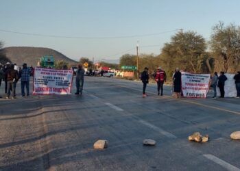 Bloquean por sexto día carretera Rumbo Nuevo