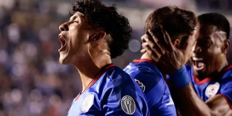 Cruz Azul supera a Tigres en la recta final y es el nuevo líder del Clausura 2024