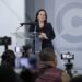 Anuncia alcaldesa Carmen Lilia Canturosas fecha de entrega de tarjetas bancarias a beneficiarios de beca UNE