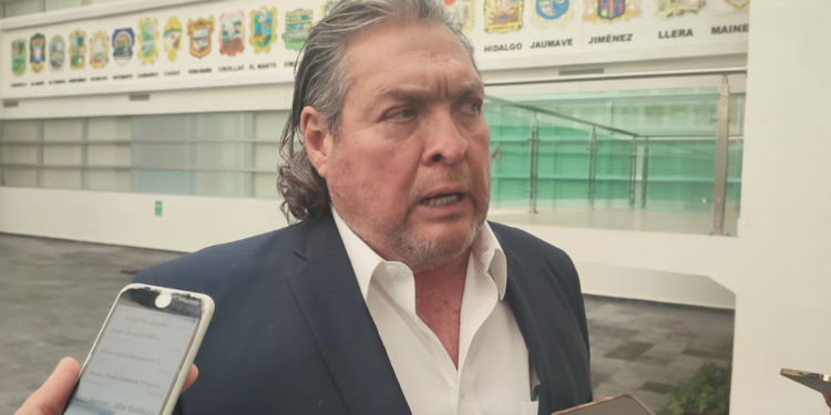 Plurinominales solo benefician a lo más nefasto de la política: Gustavo Cárdenas.