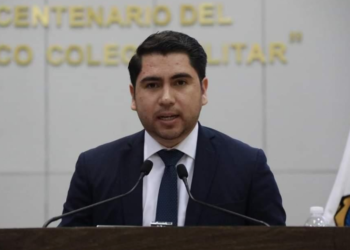 Demandan regularizar situación laboral de 400 maestros