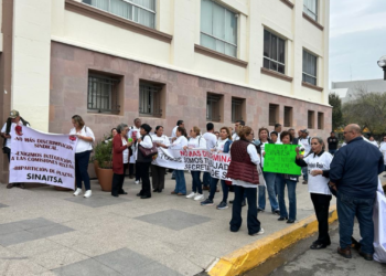 «Truenan» sindicalizados de Secretaría de Salud contra gobierno federal; reclaman 200 plazas