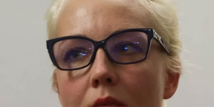 Suspenden cuenta de X a viuda de Alexéi Navalni por violar normas