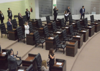 Acusan de inmaduros a diputados del PAN por no asistir a recibir el segundo informe del gobernador