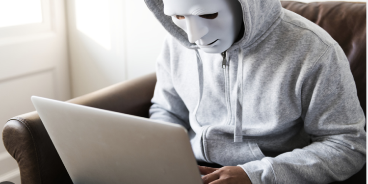 Proponen penalizar el «stalkeo».