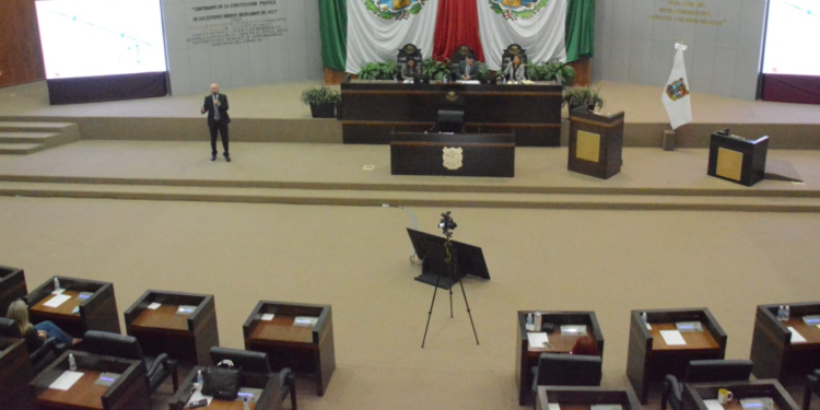 Desbandada de diputados ; se van otros 6.