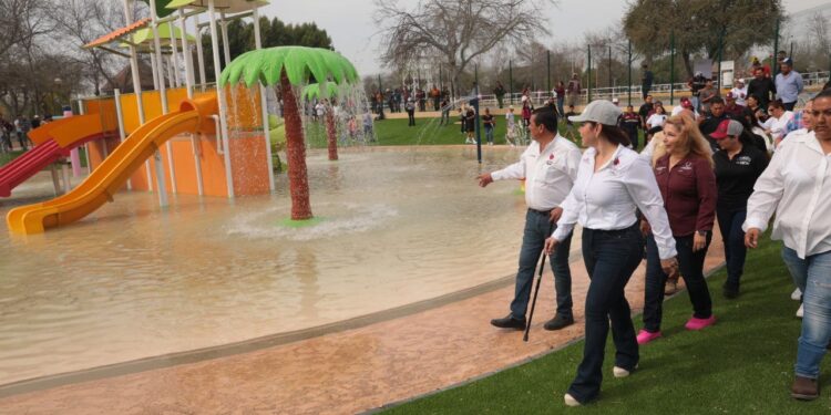 Disfrutan familias de gran fiesta por reapertura y transformación del parque viveros