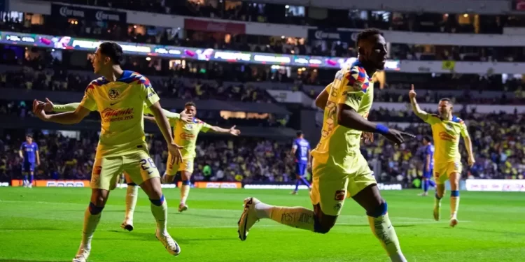 ¡Y pudo ser goleada! América fulmina al líder Cruz Azul con gol de Julián Quiñones