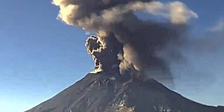 AICM: van 22 vuelos cancelados por ceniza del Popocatépetl