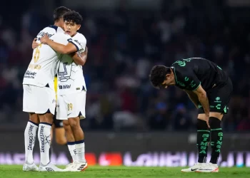 Golea Pumas y acecha el liderato