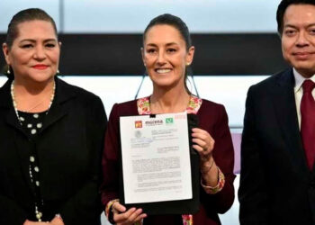 Se registra Sheinbaum ante INE como candidata presidencial