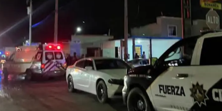 Agente de Fuerza Civil mata a su esposa en Nuevo León.