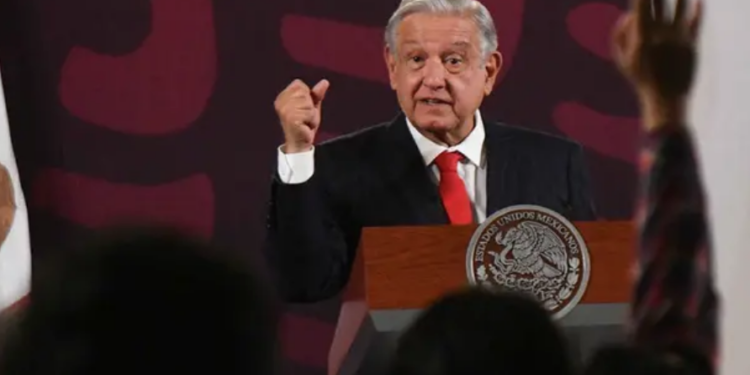 Celebra AMLO liberación de periodista y hallazgo de agentes desaparecidos.