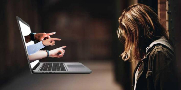 Mujeres, las más vulnerables frente al acoso cibernético