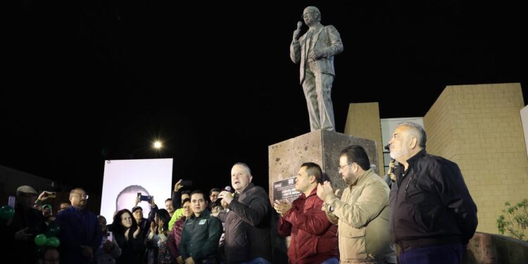 Arranca Carlos Canturosas campaña por la diputación