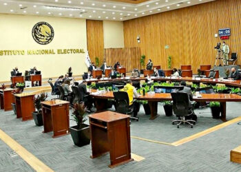 Alertan remanentes de 697 mdp en INE