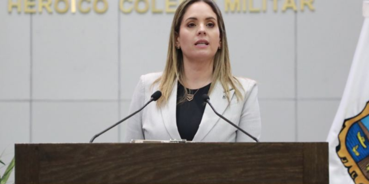 Darían licencia laboral de 3 días al mes a burócratas por dolores menstruales.