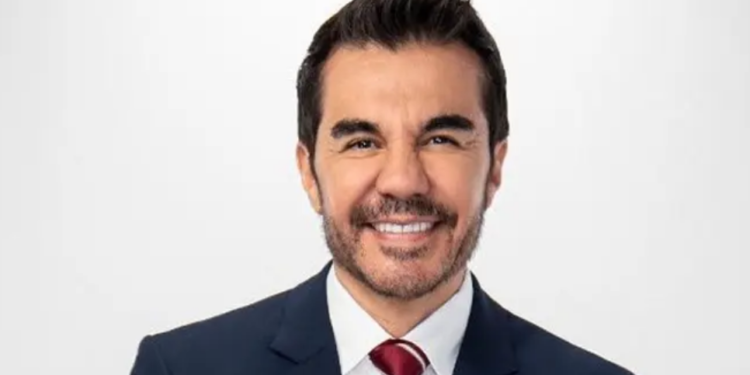 Adrián Uribe aclara entrada a la política con «El Candidato Honesto»