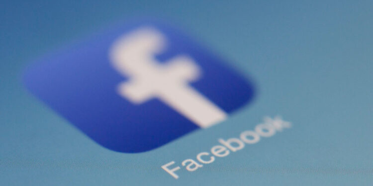 Talibanes trabajan para restringir el uso de Facebook en Afganistán