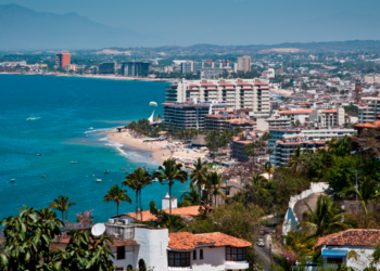 Puerto Vallarta: Un Punto de Encuentro Entre Turismo y Desarrollo Económico
