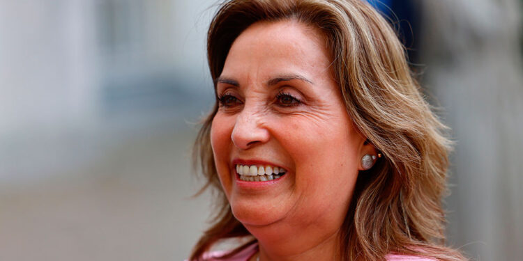 Crisis política en Perú: Presidenta Boluarte enfrenta escrutinio por relojes Rolex no declarados