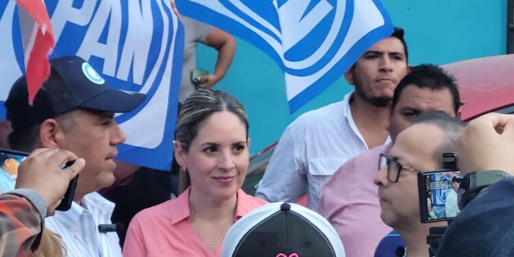 El agua no tiene color partidista: Ale Cárdenas