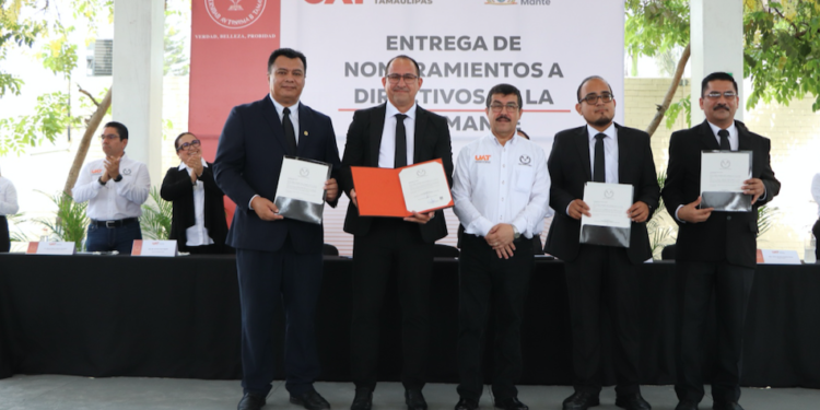 Rector de la UAT entrega nombramientos a nuevos directivos de la UAM Mante