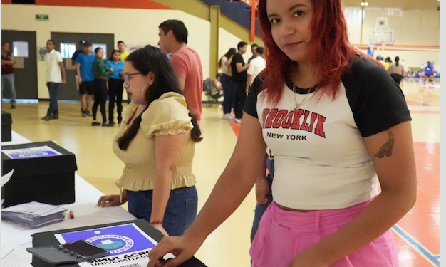 Participan estudiantes de la UAT en el simulacro electoral universitario