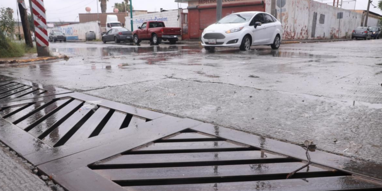 Colectores pluviales cumplen su función ante lluvias en Nuevo Laredo