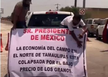 Agricultores endurecen protestas; bloquean puente internacional.
