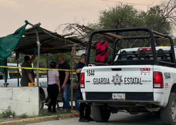Muere en la calle; presumen golpe de calor