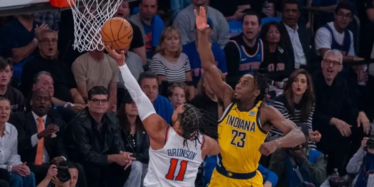 Sufren los Knicks, pero se llevan el primero ante Indiana