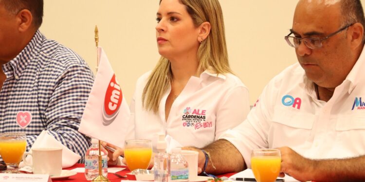 Constructores respaldan a Ale Cárdenas