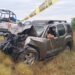 Muere conductor al estrellar camioneta con trailer