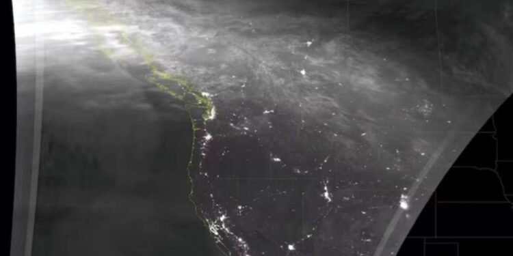 Así se vio la TORMENTA SOLAR geomagnética desde el espacio